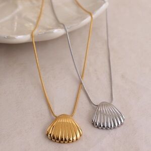 Minimalist Shell Pendant Necklace